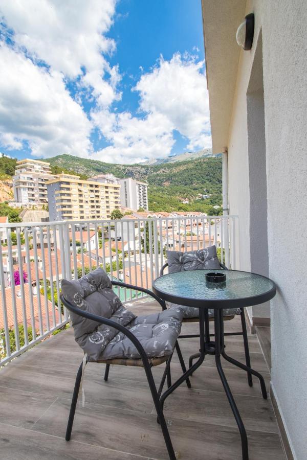 Urke Apartment *